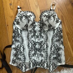NWOT Bustier lace top